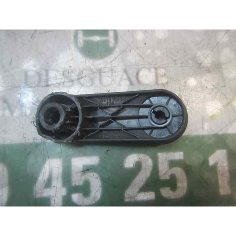 Recambio de maneta elevalunas trasera derecha para opel corsa e 1.4 referencia OEM IAM 13288655  