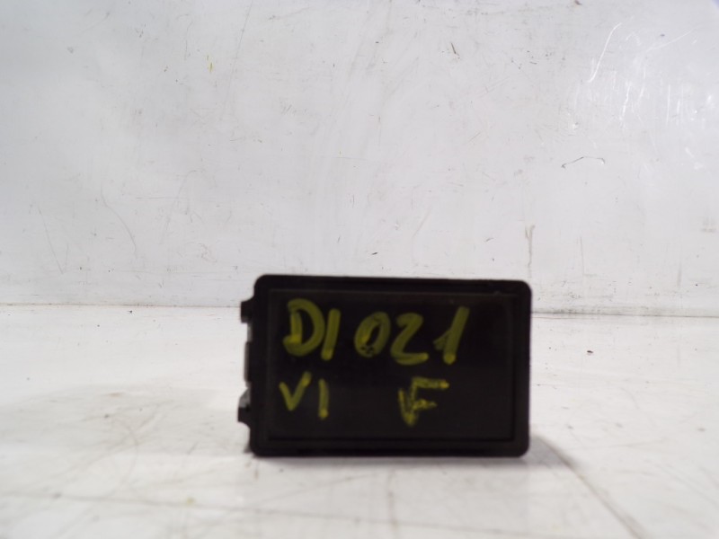 Recambio de modulo electronico para kia cee´d 1.4 crdi cat referencia OEM IAM 957102G100 957102G100 