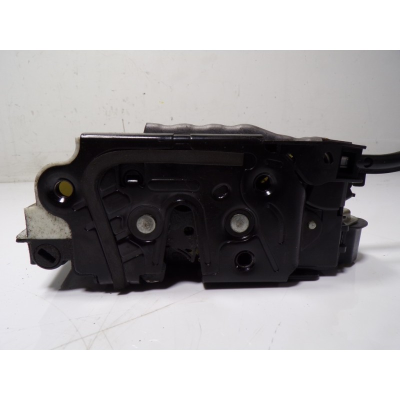 Recambio de cerradura puerta delantera derecha para volkswagen cc (358) 2.0 tdi referencia OEM IAM 5N1837016F 5N1837016F 