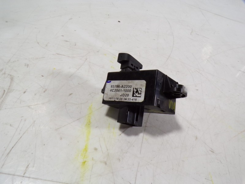 Recambio de modulo electronico para kia cee´d 1.4 crdi cat referencia OEM IAM 93796A2200WK 93796A2200 4C20411000