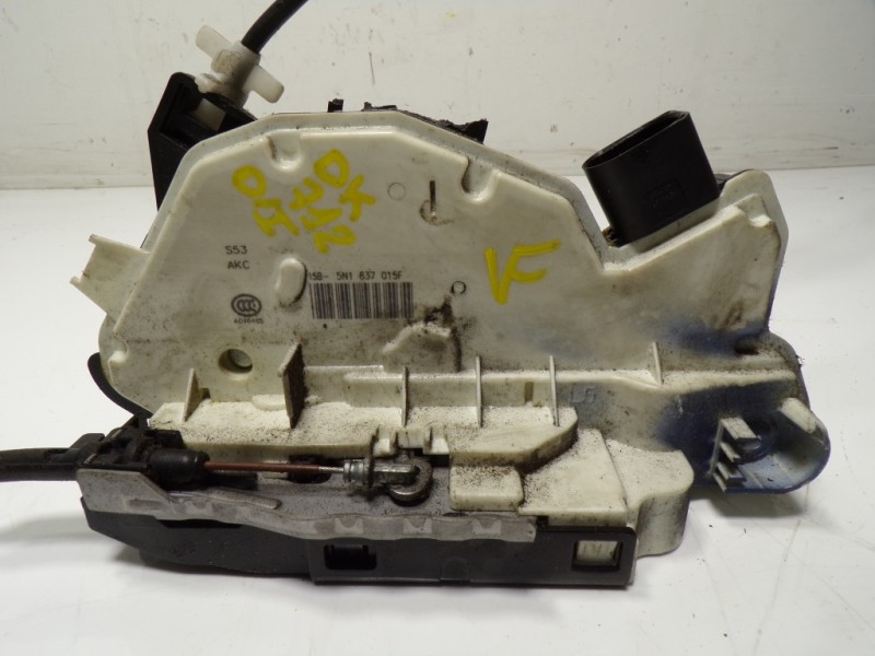 Recambio de cerradura puerta delantera izquierda para volkswagen cc (358) 2.0 tdi referencia OEM IAM 5N1837015F 5N1837015F 