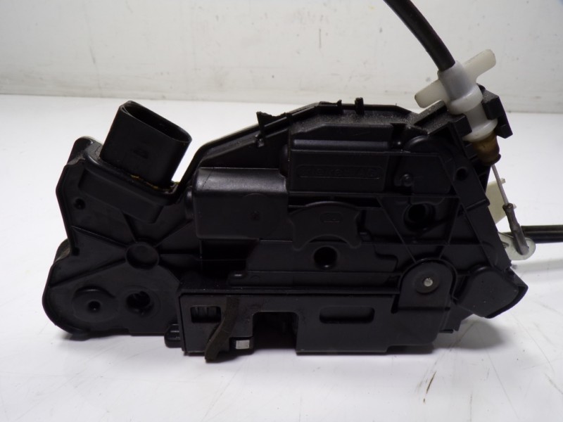 Recambio de cerradura puerta delantera izquierda para volkswagen cc (358) 2.0 tdi referencia OEM IAM 5N1837015F 5N1837015F 