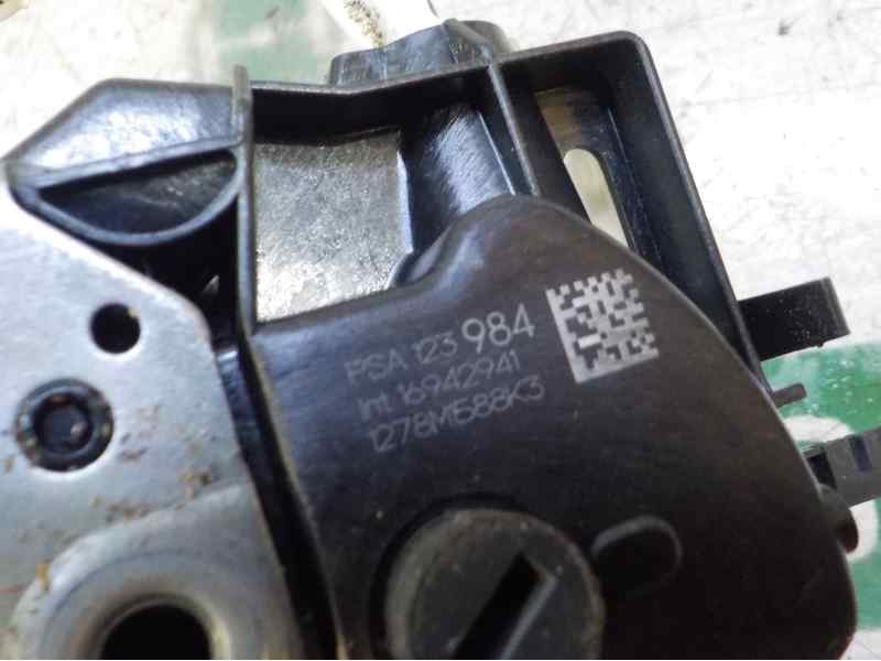 Recambio de cerradura puerta trasera derecha para citroën c3 1.2 12v vti referencia OEM IAM 9812398480  
