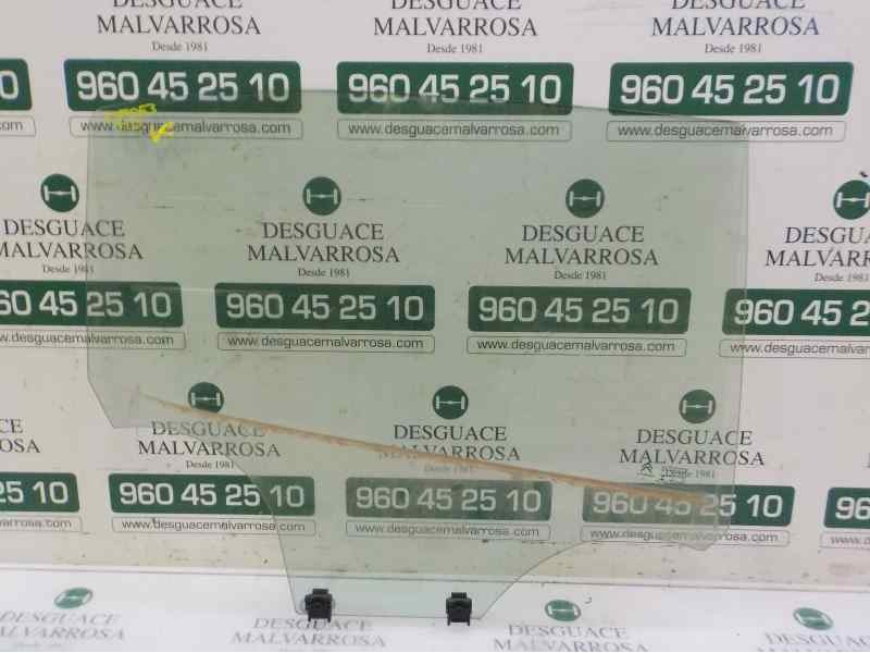 Recambio de cristal puerta trasero derecho para citroën c3 1.2 12v vti referencia OEM IAM 9813022780  