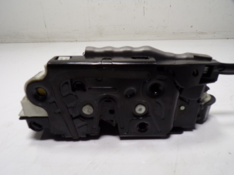Recambio de cerradura puerta trasera derecha para volkswagen cc (358) 2.0 tdi referencia OEM IAM  5N0839016J 