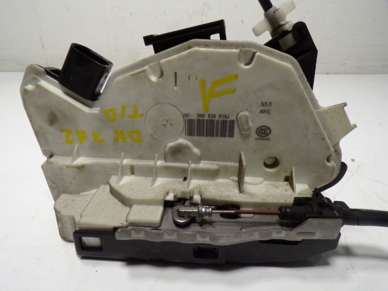 Recambio de cerradura puerta trasera derecha para volkswagen cc (358) 2.0 tdi referencia OEM IAM  5N0839016J 