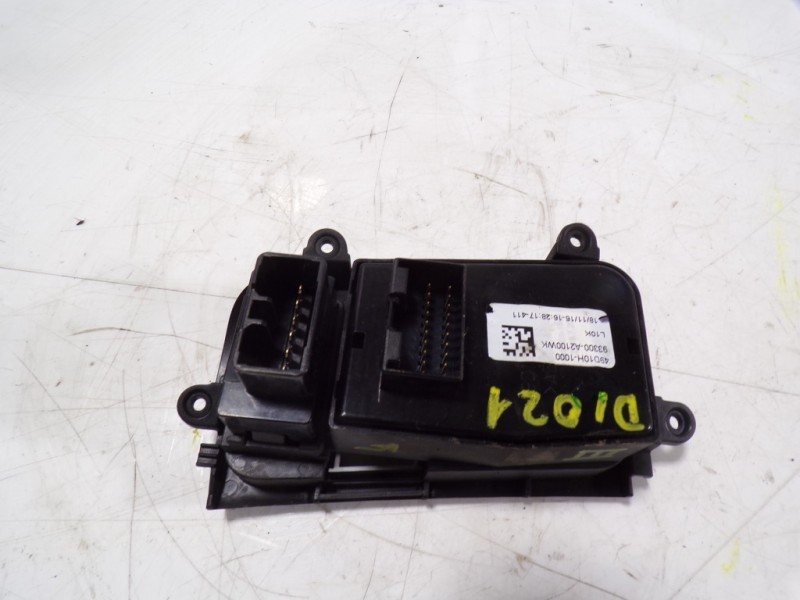 Recambio de modulo electronico para kia cee´d 1.4 crdi cat referencia OEM IAM 93300A2100WK 93300A2100WK 