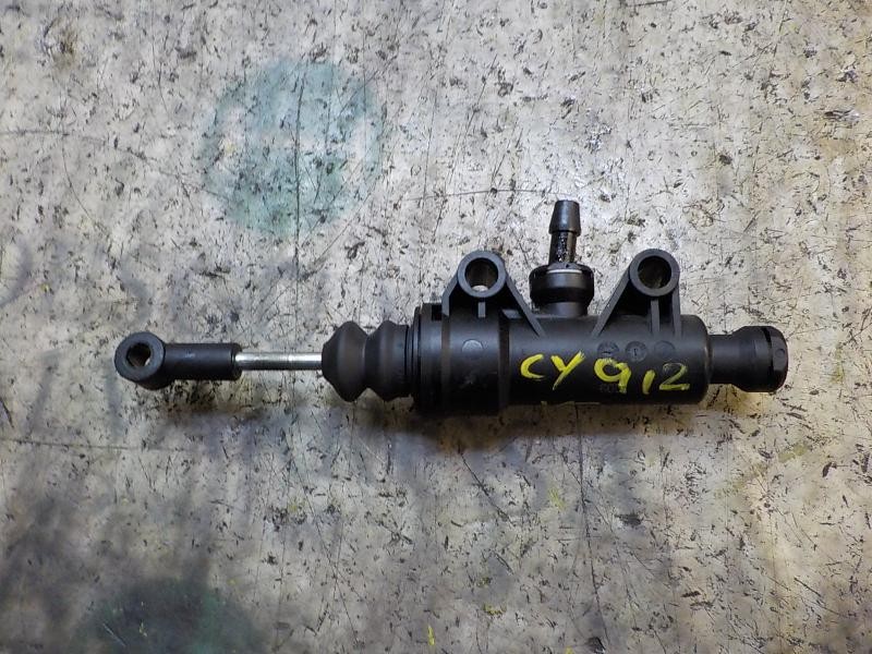 Recambio de bomba embrague para mercedes-benz clase c (w204) berlina 1.6 cat referencia OEM IAM A2042900012  