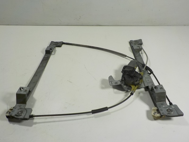 Recambio de elevalunas delantero derecho para renault kangoo z.e. referencia OEM IAM 807207012R 402086A 