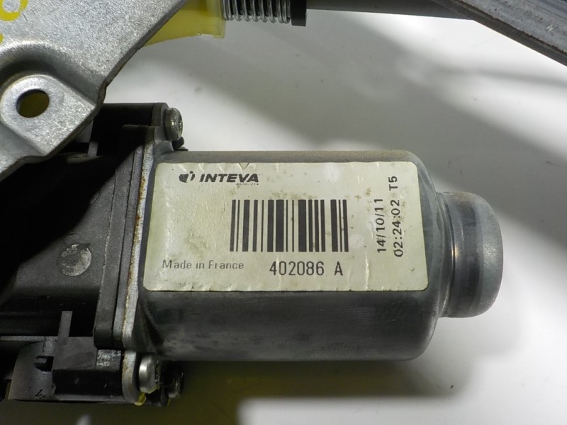 Recambio de elevalunas delantero derecho para renault kangoo z.e. referencia OEM IAM 807207012R 402086A 