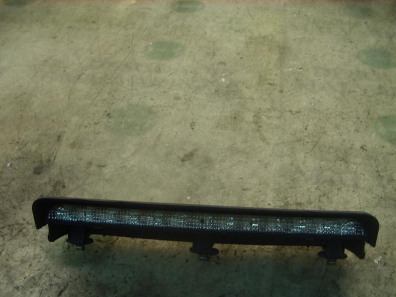 Recambio de piloto trasero central para opel corsa c elegance referencia OEM IAM   