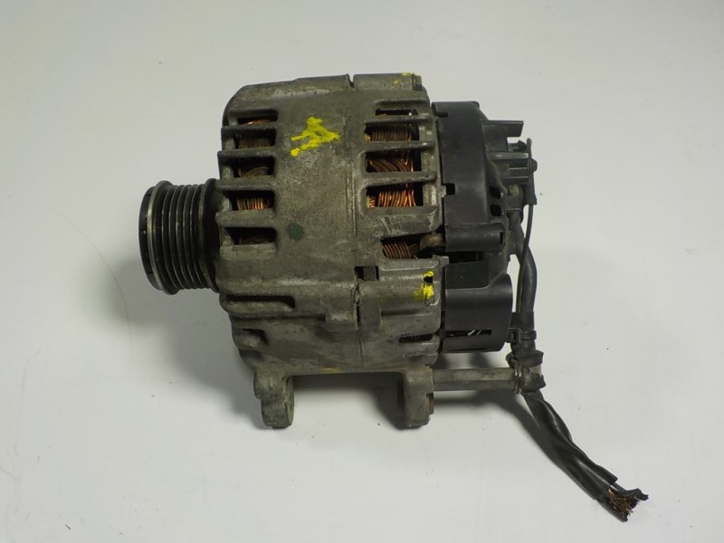 Recambio de alternador para volkswagen golf vi (5k1) 1.6 tdi dpf referencia OEM IAM  03L903023A 
