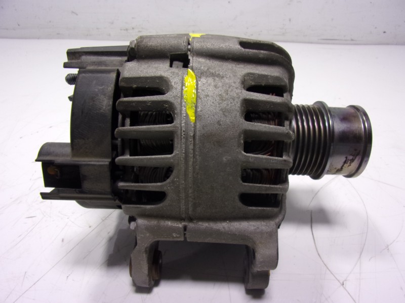 Recambio de alternador para seat ibiza (kj1) 1.0 tsi referencia OEM IAM  04E903015 