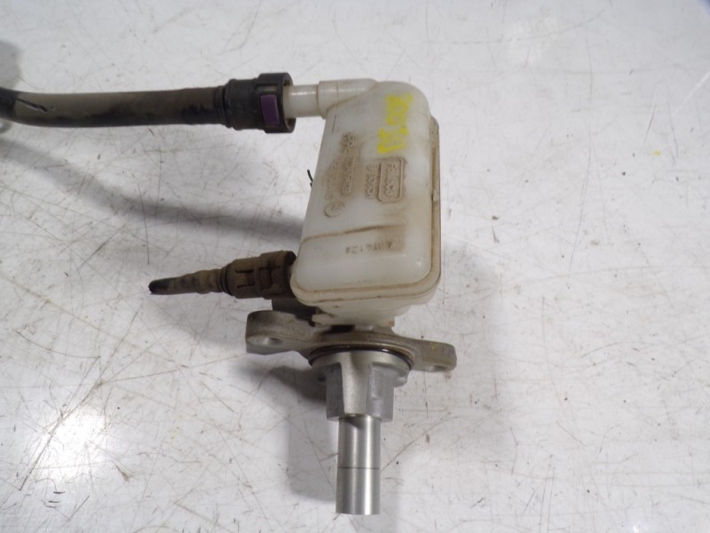 Recambio de bomba freno para ford fiesta (ccn) 1.0 ecoboost cat referencia OEM IAM 1751664  