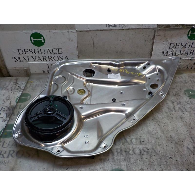 Recambio de elevalunas trasero derecho para mercedes-benz clase c (w204) berlina 1.6 cat referencia OEM IAM A2047300879  