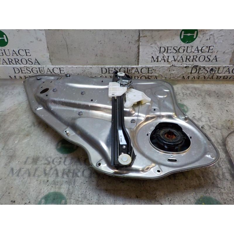 Recambio de elevalunas trasero derecho para mercedes-benz clase c (w204) berlina 1.6 cat referencia OEM IAM A2047300879  