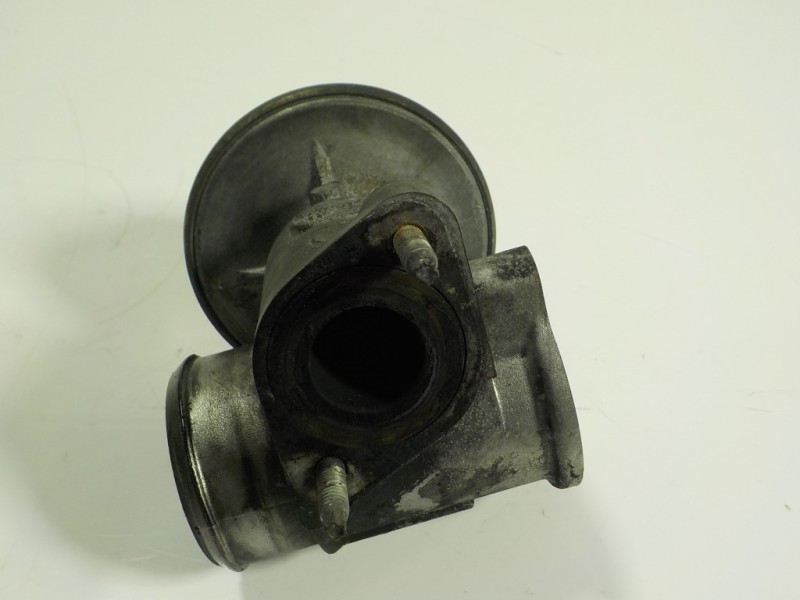 Recambio de valvula egr para ford transit mod. 2000 bus 2.4 tdci referencia OEM IAM  260A04P 