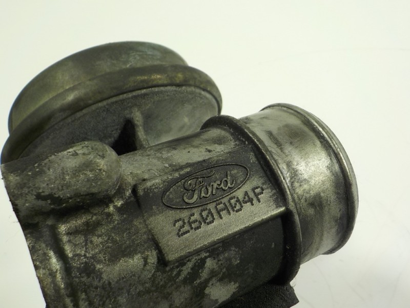 Recambio de valvula egr para ford transit mod. 2000 bus 2.4 tdci referencia OEM IAM  260A04P 
