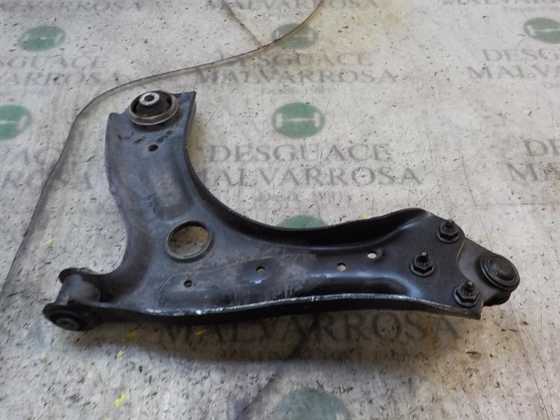 Recambio de brazo suspension inferior delantero derecho para skoda fabia 1.0 mpi referencia OEM IAM 6R0407152F  