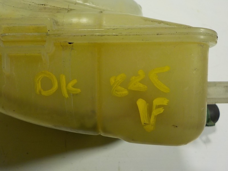 Recambio de deposito expansion para renault megane iii berlina 5 p 1.2 16v referencia OEM IAM  217100005R 