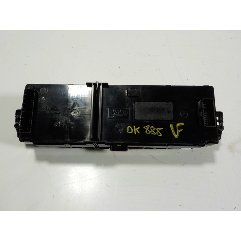 Recambio de mando climatizador para renault megane iii berlina 5 p 1.2 16v referencia OEM IAM 275103596R  