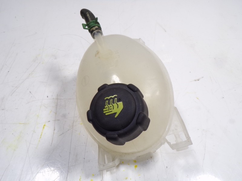 Recambio de deposito expansion para renault clio iv 0.9 tce referencia OEM IAM 217104354R 217107259R 