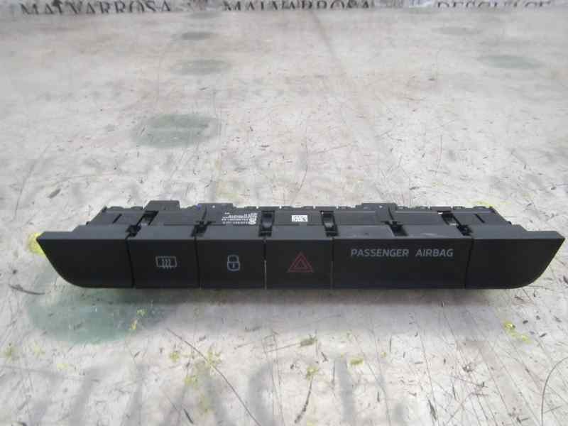 Recambio de warning para skoda fabia 1.0 mpi referencia OEM IAM 6V0927132AWHS 6V0927132A 
