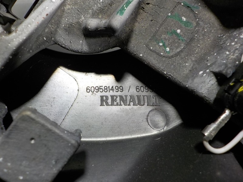 Recambio de volante para renault megane iii berlina 5 p 1.2 16v referencia OEM IAM 484003397R 484003397R 