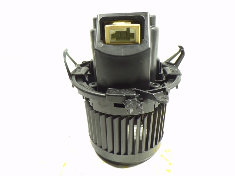 Recambio de motor calefaccion para renault clio iv 0.9 tce referencia OEM IAM 272101170R 5P3730000 