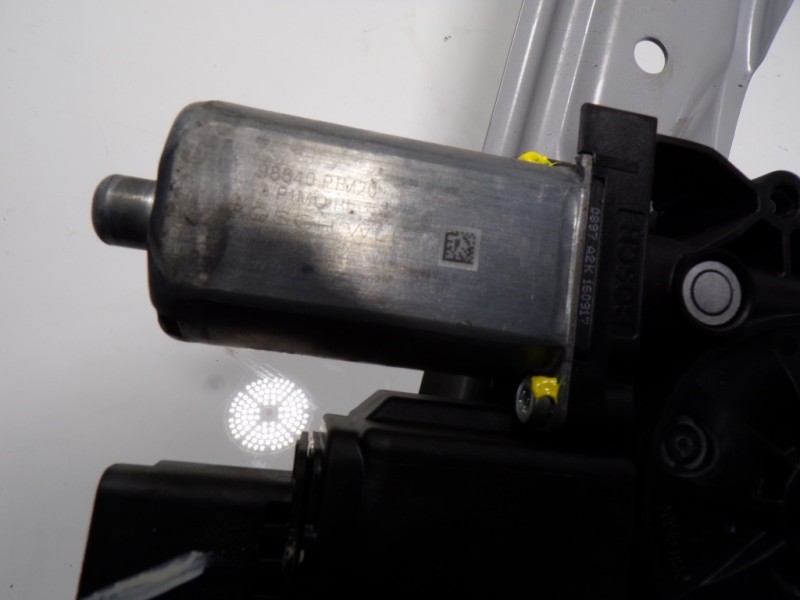 Recambio de elevalunas trasero izquierdo para opel crossland x 1.2 referencia OEM IAM 13457704 98840P1M20 