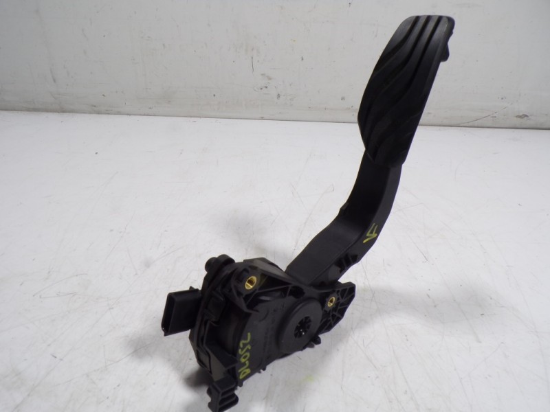 Recambio de potenciometro pedal para renault clio v 1.5 blue dci diesel fap referencia OEM IAM  6PV01290203 
