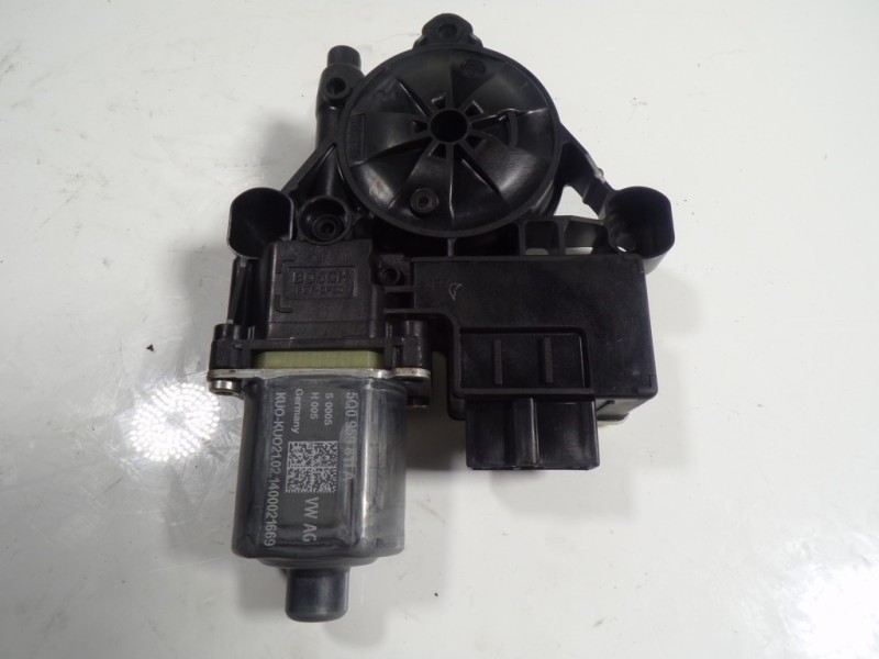 Recambio de motor elevalunas trasero izquierdo para skoda octavia lim. (5e3) active referencia OEM IAM 5Q0959811A 5Q0959811A 013