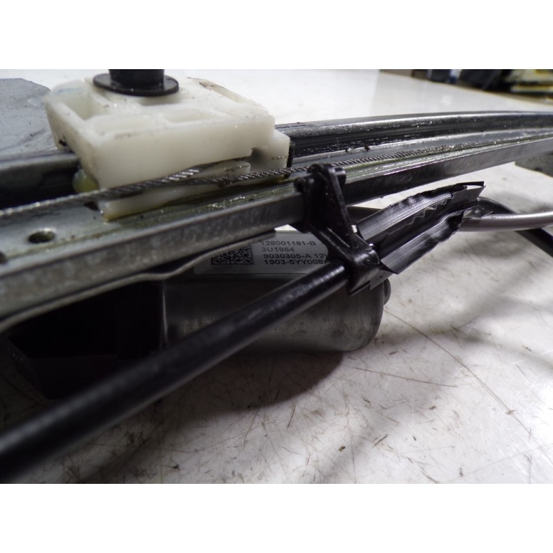 Recambio de elevalunas delantero izquierdo para renault kangoo 1.5 dci diesel fap referencia OEM IAM 807213441R 9030305A 9030305