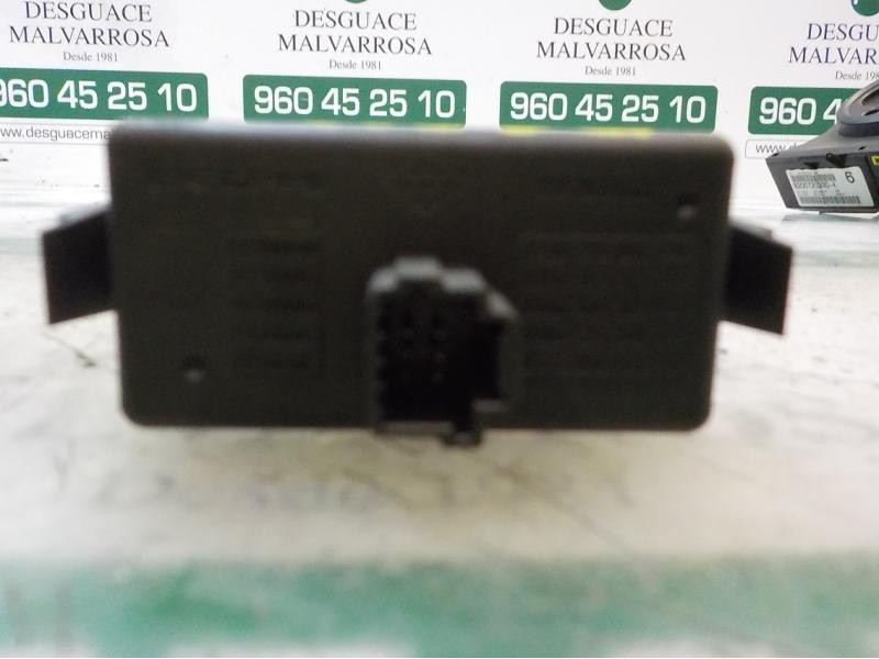 Recambio de warning para renault twingo dynamique referencia OEM IAM   