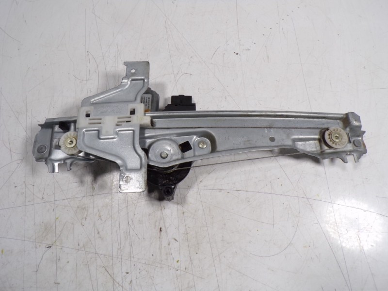 Recambio de elevalunas trasero izquierdo para citroën c3 1.2 12v vti referencia OEM IAM 9813093080 9813093680 