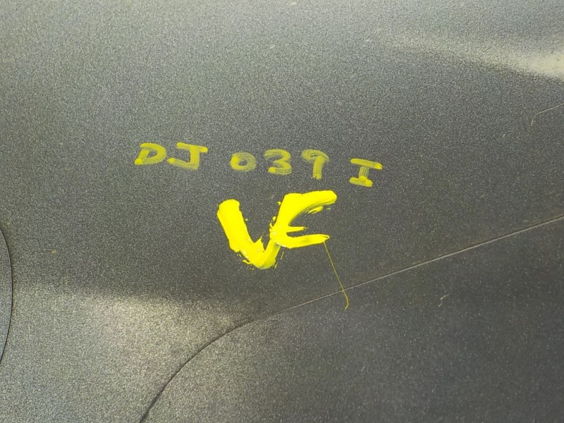 Recambio de aleta delantera izquierda para renault kangoo z.e. referencia OEM IAM 631011587R  