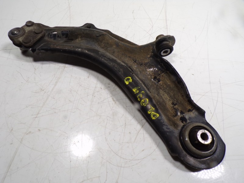 Recambio de brazo suspension inferior delantero derecho para renault kangoo z.e. referencia OEM IAM 8200586567  