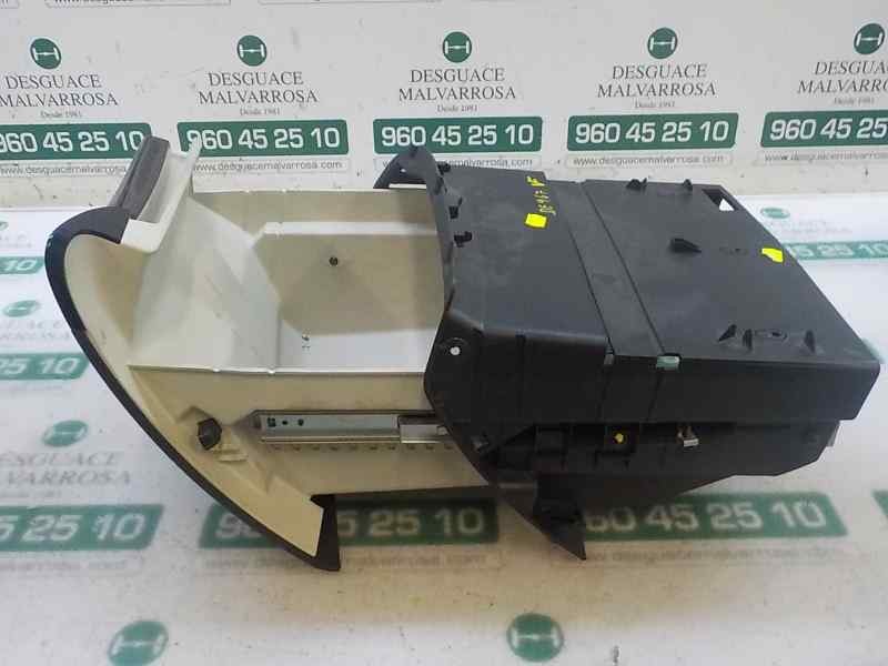 Recambio de guantera para renault captur 1.2 tce energy referencia OEM IAM 685004846R 685003033R 