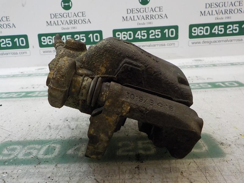 Recambio de pinza freno delantera derecha para bmw serie 1 berlina (e81/e87) 118d referencia OEM IAM 34116774682  