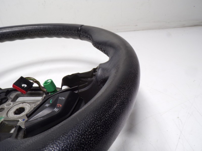 Recambio de volante para ford focus lim. (cb8) 1.6 tdci cat referencia OEM IAM 1779558 AM513600DE 