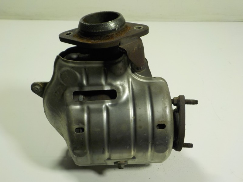 Recambio de filtro de particulas para toyota auris 1.4 turbodiesel cat referencia OEM IAM 2505233060  