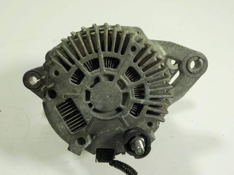 Recambio de alternador para mazda 3 lim. (bl) sportive referencia OEM IAM  A2TJ0681A 