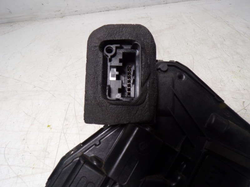 Recambio de cerradura puerta delantera derecha para volkswagen polo 1.0 tsi referencia OEM IAM 5TB837016C 5TB837016A A046465