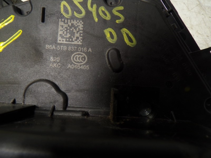 Recambio de cerradura puerta delantera derecha para volkswagen polo 1.0 tsi referencia OEM IAM 5TB837016C 5TB837016A A046465