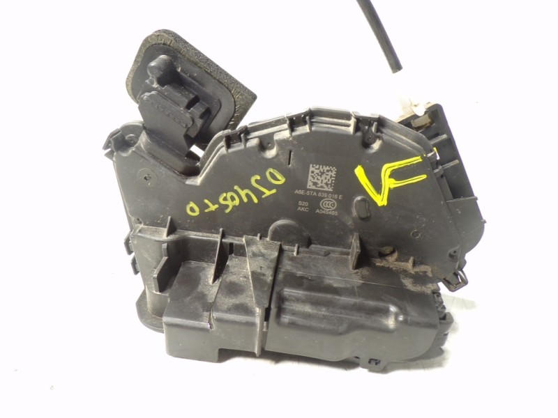 Recambio de cerradura puerta trasera derecha para volkswagen polo 1.0 tsi referencia OEM IAM 5TA839016E 5TA839016E A046465