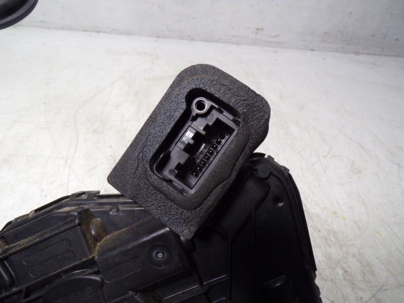 Recambio de cerradura puerta trasera derecha para volkswagen polo 1.0 tsi referencia OEM IAM 5TA839016E 5TA839016E A046465