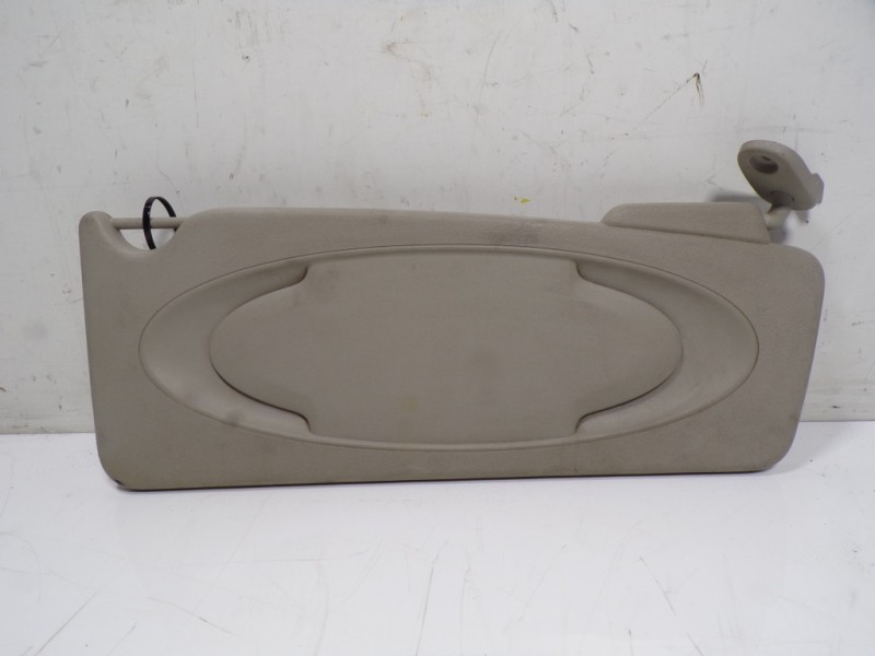 Recambio de parasol derecho para renault kangoo z.e. referencia OEM IAM 8200924095  