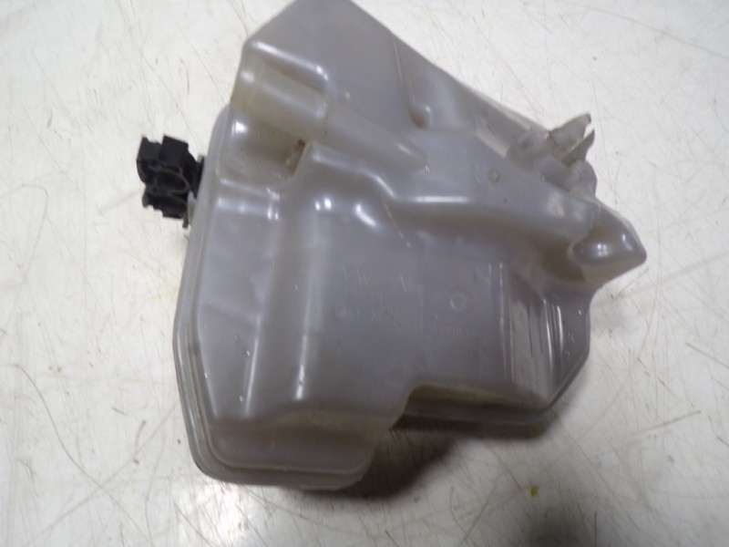 Recambio de deposito expansion para volkswagen polo 1.0 tsi referencia OEM IAM 2Q0121407B 2Q0121407B 