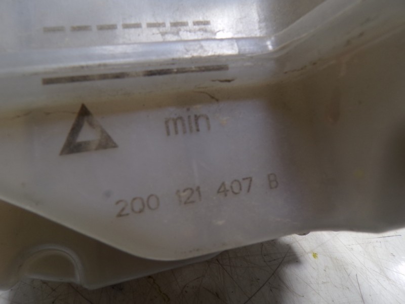 Recambio de deposito expansion para volkswagen polo 1.0 tsi referencia OEM IAM 2Q0121407B 2Q0121407B 