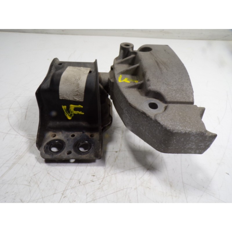 Recambio de soporte motor derecho para renault kangoo z.e. referencia OEM IAM 8200014931 042452J 